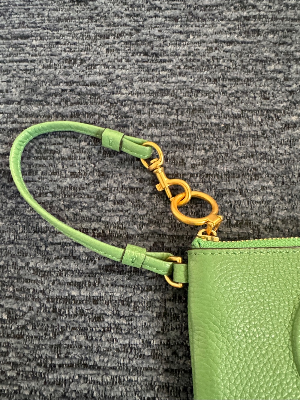 Tory Burch Lime Green Pebbled Leather Wristlet Card Pouch - Picture 4 of 6